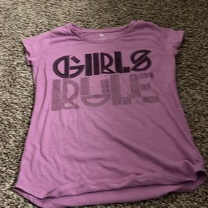 T-shirt that’s says girls rule,purple